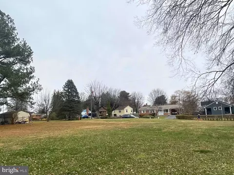 425 E 431 E St, Purcellville, VA 20132