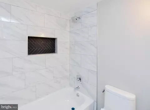 Bath - 9 Dorrell Ct, Sterling, VA 20165 photo 1 of 3