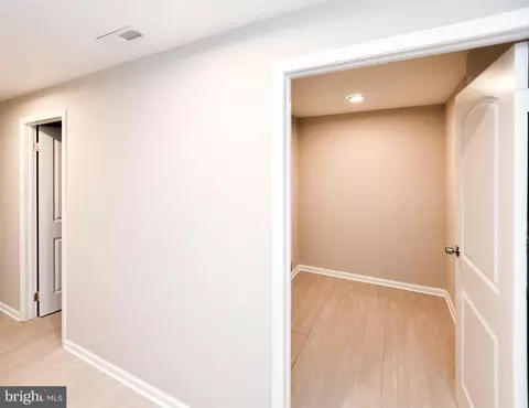 Entry Way - 9 Dorrell Ct, Sterling, VA 20165 photo 3 of 3