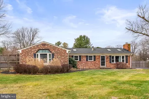 20173 Broad Run Dr, Sterling, VA 20165