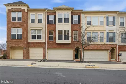 42466 Regal Wood Dr, Ashburn, VA 20148