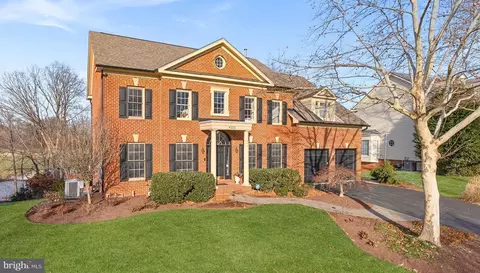 43312 Crystal Lake St, Leesburg, VA 20176