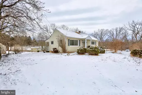 16819 Woodgrove Rd, Round Hill, VA 20141