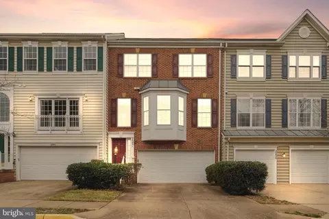 20831 Miranda Falls Sq, Sterling, VA 20165