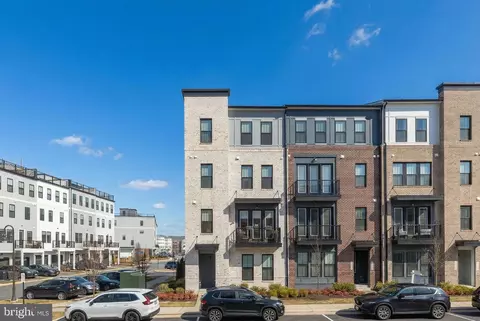 43255 Farringdon Sq, Ashburn, VA 20148