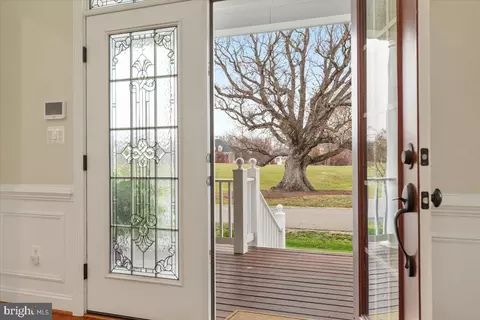 Entry Way - 19829 Somercote Ln, Leesburg, VA 20175 photo 1 of 10