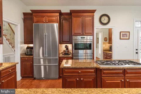 Kitchen - 19829 Somercote Ln, Leesburg, VA 20175 photo 2 of 5