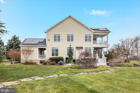 Exterior - 19829 Somercote Ln, Leesburg, VA 20175 photo 10 of 11