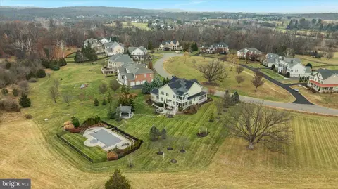 View/Area - 19829 Somercote Ln, Leesburg, VA 20175 photo 5 of 6