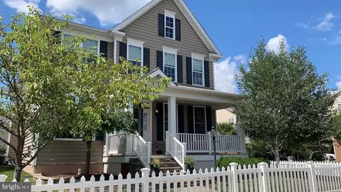 25083 Riding Center Dr, Chantilly, VA 20152