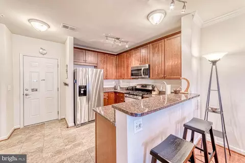 Kitchen - 42601 Cardinal Trace Ter, Brambleton, VA 20148 photo 2 of 2