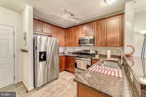 Kitchen - 42601 Cardinal Trace Ter, Brambleton, VA 20148 photo 1 of 2