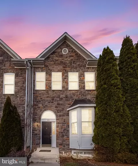 828 Linfield Ter NE, Leesburg, VA 20176
