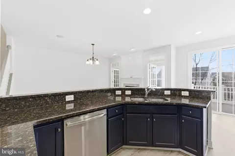 42904 Bittner Sq, Ashburn, VA 20148 photo 10