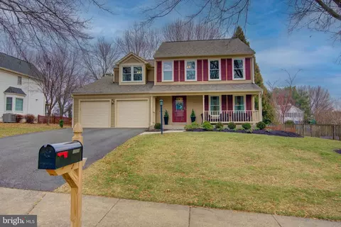17372 Hilltop Dr, Purcellville, VA 20132