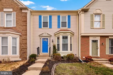 43861 Laburnum Sq, Ashburn, VA 20147