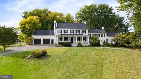 19937 Evergreen Mills Rd, Leesburg, VA 20175