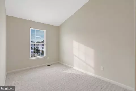 Bedroom - 25121 Monteith Ter, Chantilly, VA 20152 photo 3 of 3