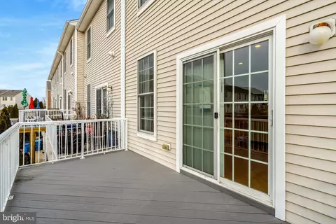 Exterior - 25121 Monteith Ter, Chantilly, VA 20152 photo 3 of 12