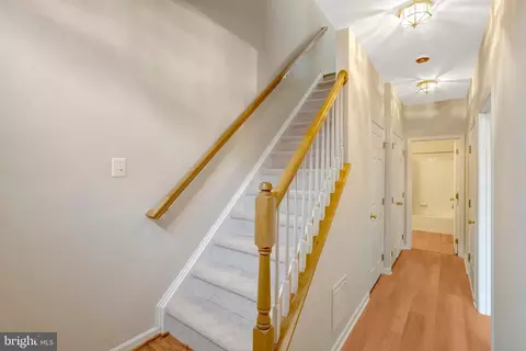 Entry Way - 25121 Monteith Ter, Chantilly, VA 20152 photo 2 of 5