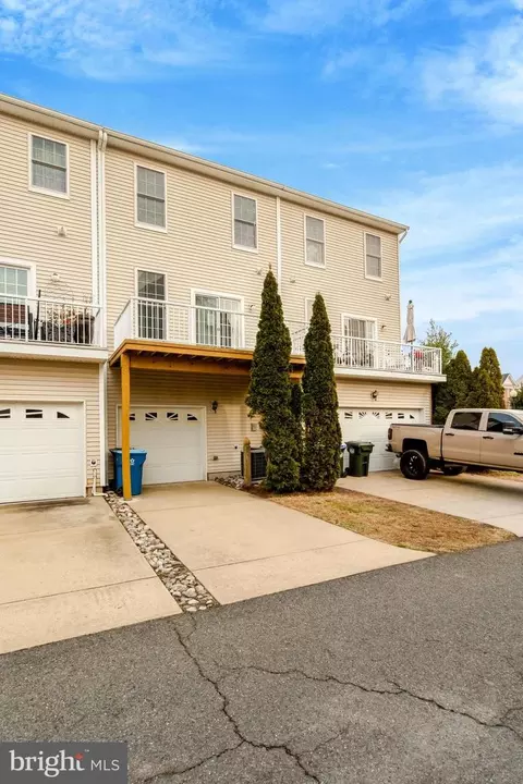 Exterior - 25121 Monteith Ter, Chantilly, VA 20152 photo 5 of 12