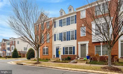 Exterior - 25121 Monteith Ter, Chantilly, VA 20152 photo 6 of 12