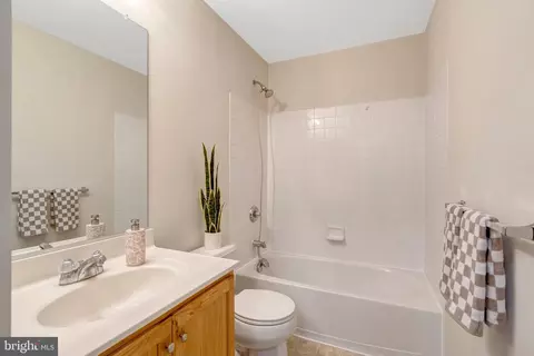 Bath - 25121 Monteith Ter, Chantilly, VA 20152 photo 3 of 4