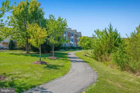 View/Area - 25121 Monteith Ter, Chantilly, VA 20152 photo 1 of 3