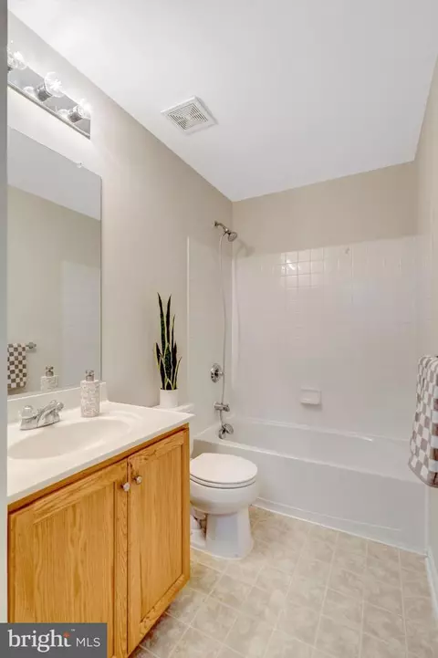 Bath - 25121 Monteith Ter, Chantilly, VA 20152 photo 4 of 4