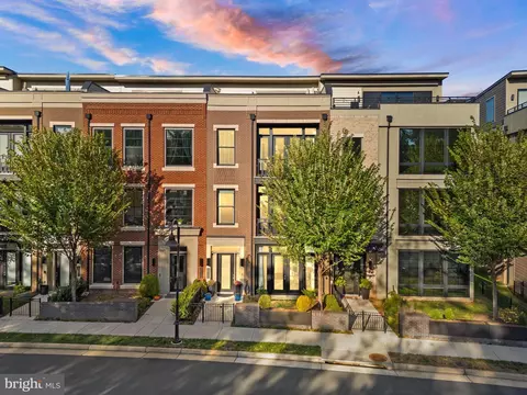 20304 Northpark Dr, Ashburn, VA 20147