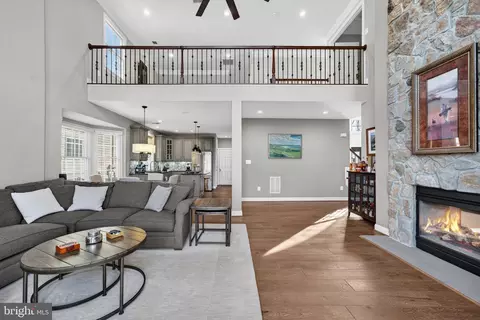 Entry Way - 19873 Bethpage Ct, Ashburn, VA 20147 photo 9 of 17