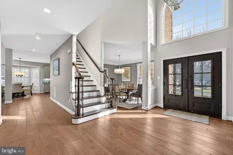 Entry Way - 19873 Bethpage Ct, Ashburn, VA 20147 photo 5 of 17