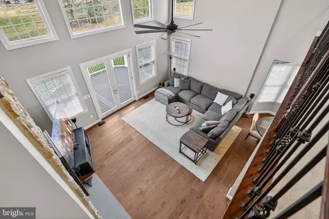 Entry Way - 19873 Bethpage Ct, Ashburn, VA 20147 photo 13 of 17