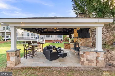 Exterior - 19873 Bethpage Ct, Ashburn, VA 20147 photo 10 of 12