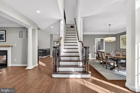 Entry Way - 19873 Bethpage Ct, Ashburn, VA 20147 photo 7 of 17