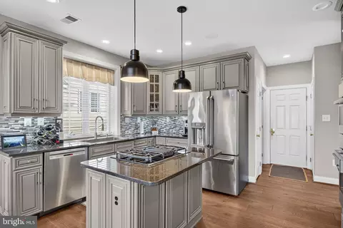 Kitchen - 19873 Bethpage Ct, Ashburn, VA 20147 photo 4 of 10