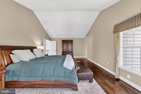 Bedroom - 19873 Bethpage Ct, Ashburn, VA 20147 photo 7 of 7