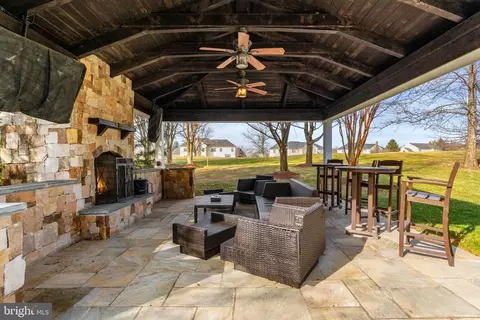 Exterior - 19873 Bethpage Ct, Ashburn, VA 20147 photo 7 of 12