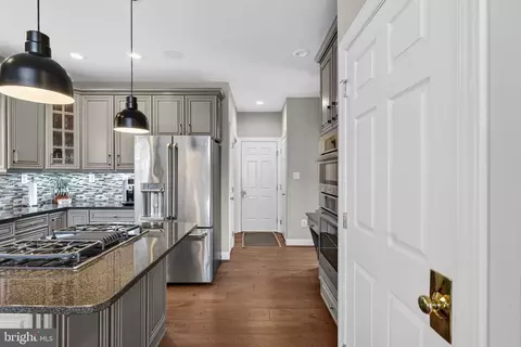 Entry Way - 19873 Bethpage Ct, Ashburn, VA 20147 photo 10 of 17