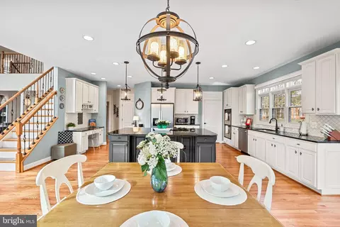 Kitchen - 43423 Mountcastle Dr, Chantilly, VA 20152 photo 1 of 7