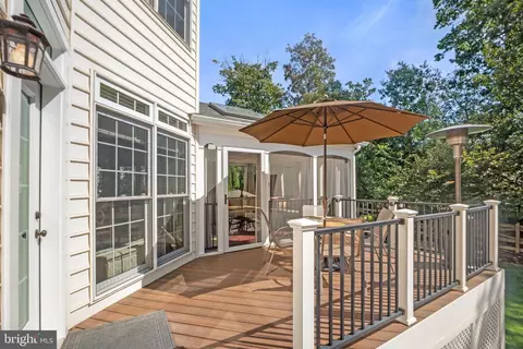 Exterior - 43423 Mountcastle Dr, Chantilly, VA 20152 photo 6 of 14