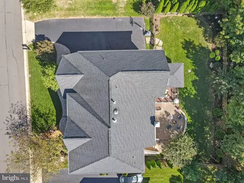 View/Area - 43423 Mountcastle Dr, Chantilly, VA 20152 photo 2 of 5