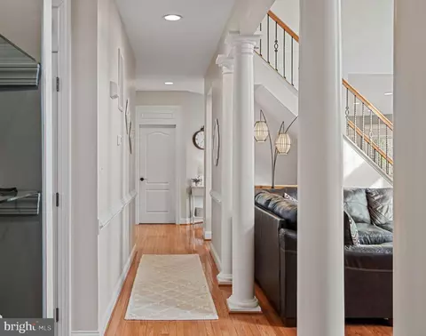 Entry Way - 43423 Mountcastle Dr, Chantilly, VA 20152 photo 6 of 11