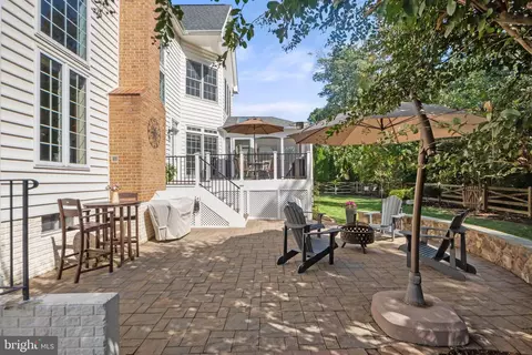 Exterior - 43423 Mountcastle Dr, Chantilly, VA 20152 photo 7 of 14