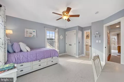 Bedroom - 43423 Mountcastle Dr, Chantilly, VA 20152 photo 5 of 10