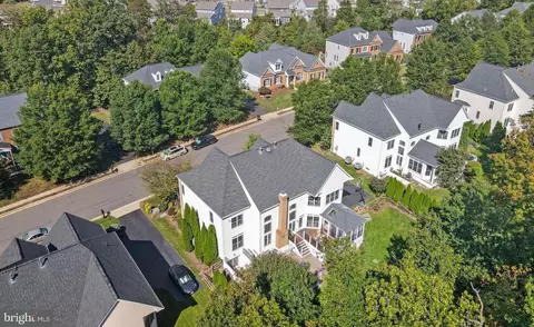 View/Area - 43423 Mountcastle Dr, Chantilly, VA 20152 photo 3 of 5
