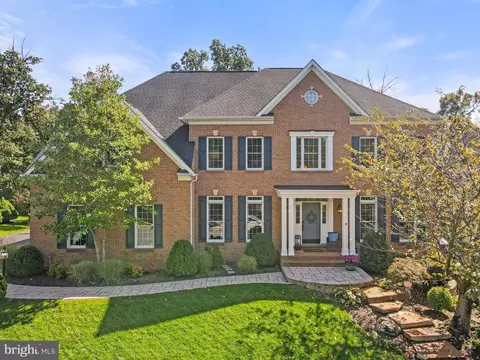 Exterior - 43423 Mountcastle Dr, Chantilly, VA 20152 photo 13 of 14