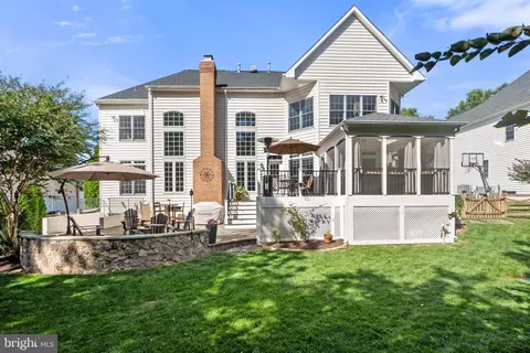 Exterior - 43423 Mountcastle Dr, Chantilly, VA 20152 photo 11 of 14