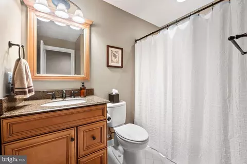 Bath - 43423 Mountcastle Dr, Chantilly, VA 20152 photo 7 of 7
