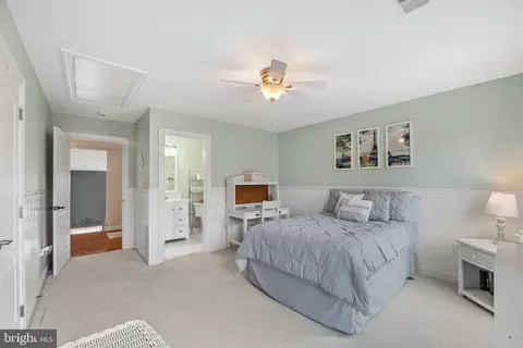 Bedroom - 43423 Mountcastle Dr, Chantilly, VA 20152 photo 4 of 10